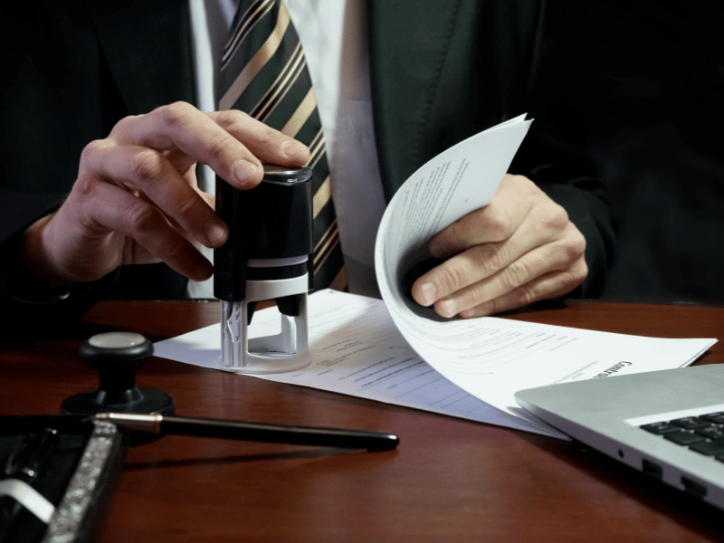Servicio especializado de venta proindiviso para liquidar partes de herencias y viviendas compartidas ante notario en España
